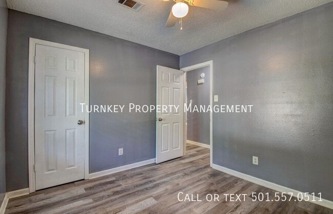 Building Photo - 3219 Holt St