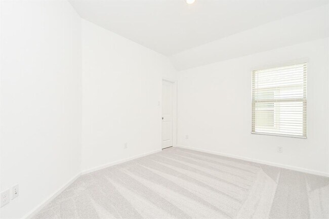 Building Photo - 5459 Holly Hvn Ct
