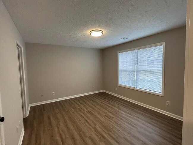 Building Photo - 3305 Drayton Pl