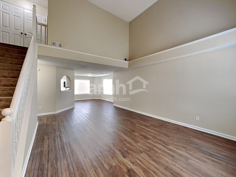 Building Photo - 602 Thrasher Ct