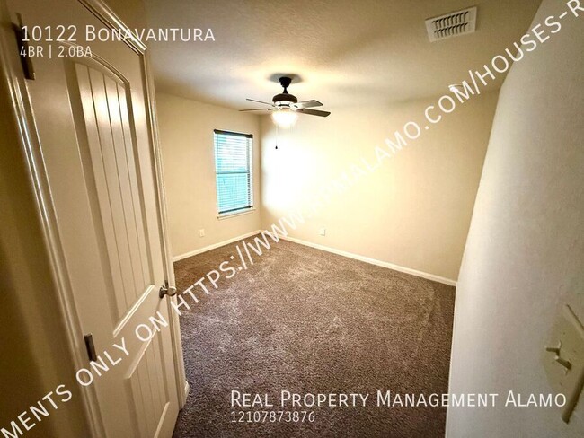 Building Photo - *APPLICATION RECEIVED** AVAILABLE NOW! 4 B...