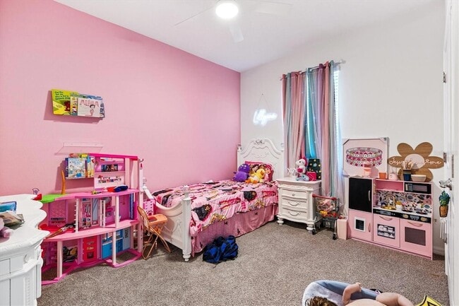 Building Photo - 5470 Sunshine Dr