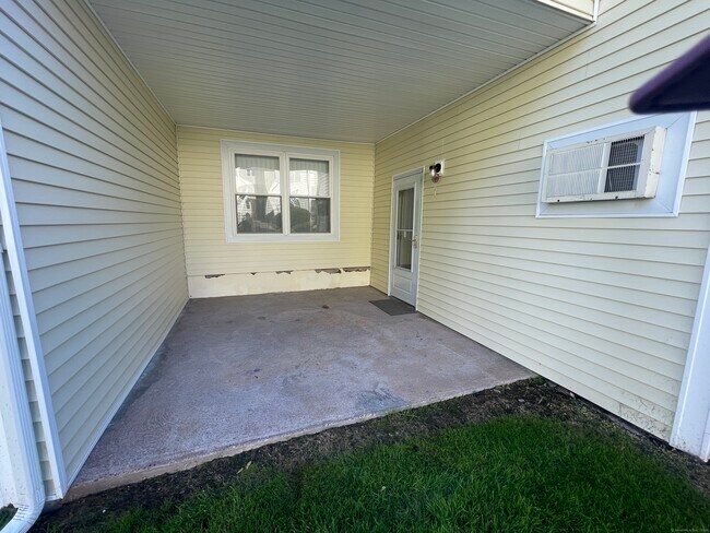 Building Photo - 949 Pleasant Valley Rd