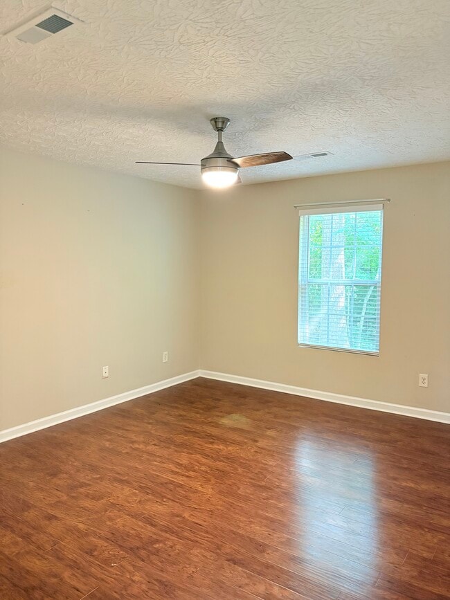 Building Photo - 436 Catalpa Cir