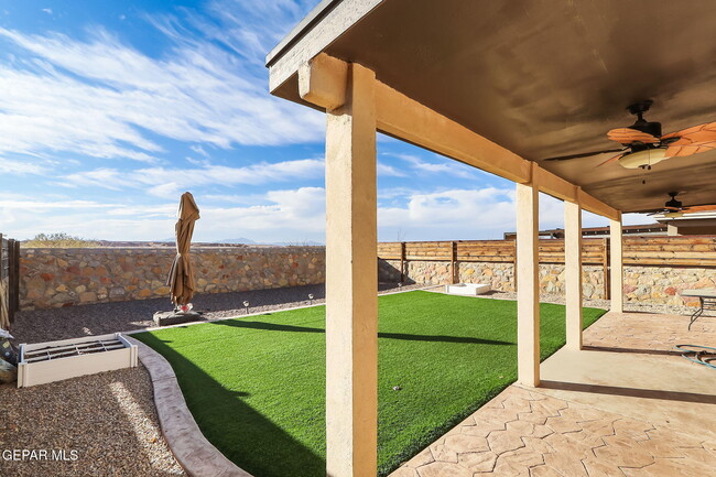 Building Photo - 3921 Desert Dunes Dr