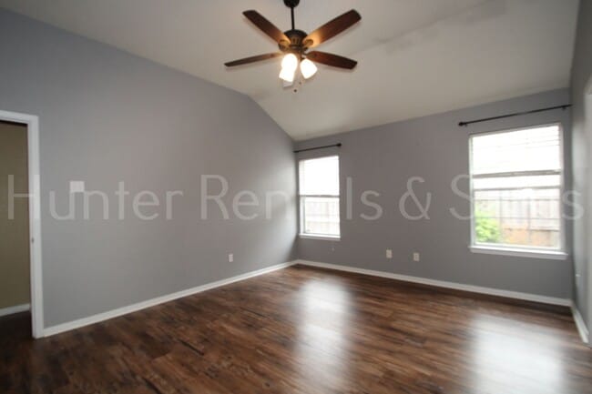 Building Photo - Walker Place Beauty