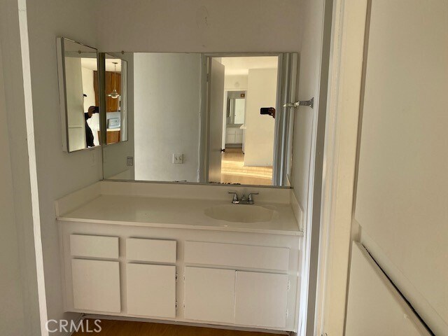 Building Photo - 5460 White Oak Ave