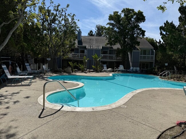 Building Photo - Central Camarillo Condo now Available