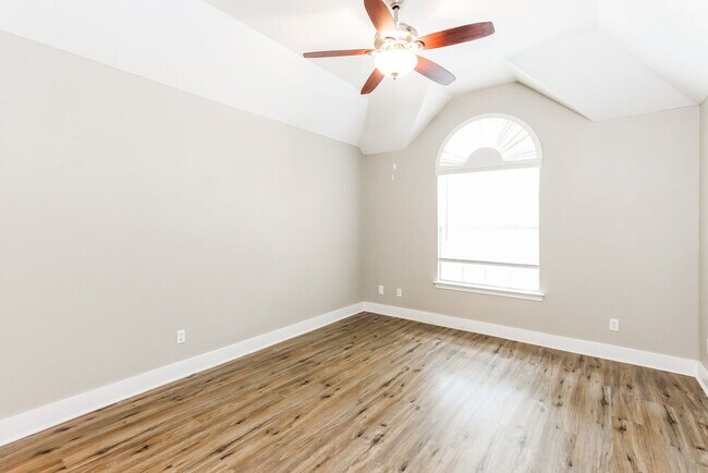 Building Photo - 1804 Sandalwood Ln