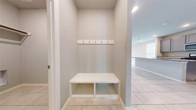 Building Photo - 24702 Crimson Pine Dr