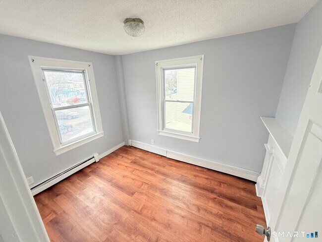 Building Photo - 240 Wood Ave