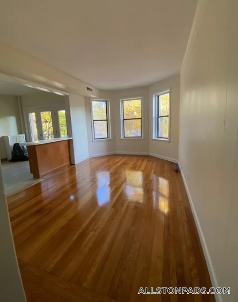 Building Photo - 1133 Commonwealth Ave