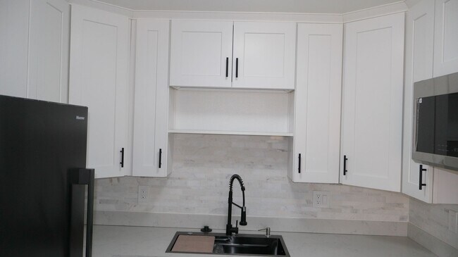 Building Photo - FOR RENT 2 Bedrooms 1 bath apartment in San Ysidro FOR RENT