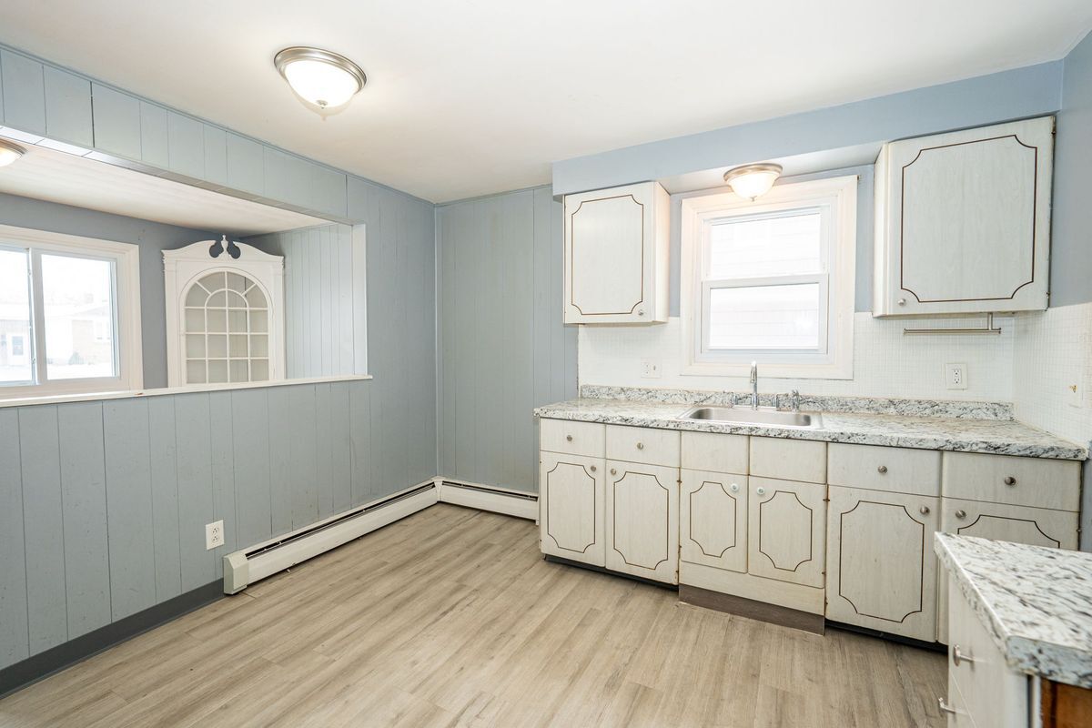 Building Photo - 24 Honduras Ln