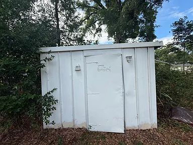 Building Photo - Prime Tampa Location | Charming 3BR Near Downtown & Airport