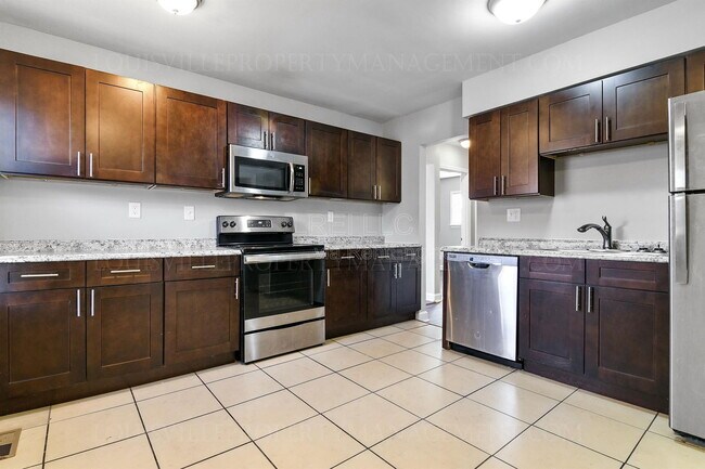 Building Photo - 4206 Laura Ave