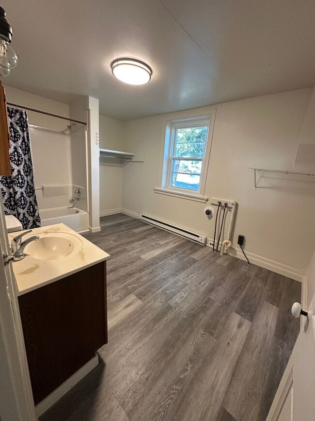 Building Photo - 1 - Bedroom Available in Rural Carlisle!