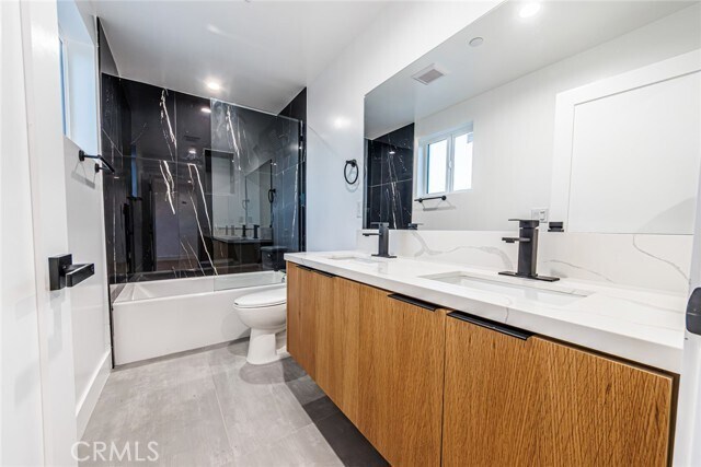 Building Photo - 1658 S Hayworth Ave