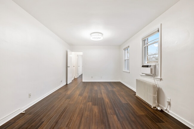 Building Photo - 836 Thorn St