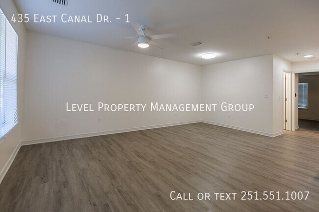 Building Photo - 435 E Canal Dr