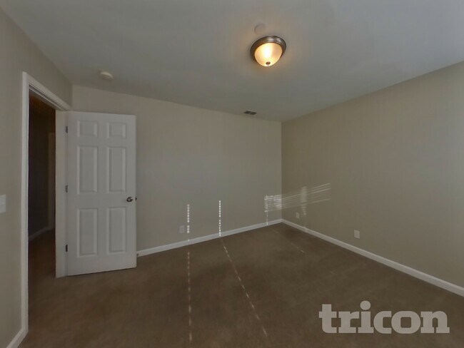 Building Photo - 1307 Creekside Dr