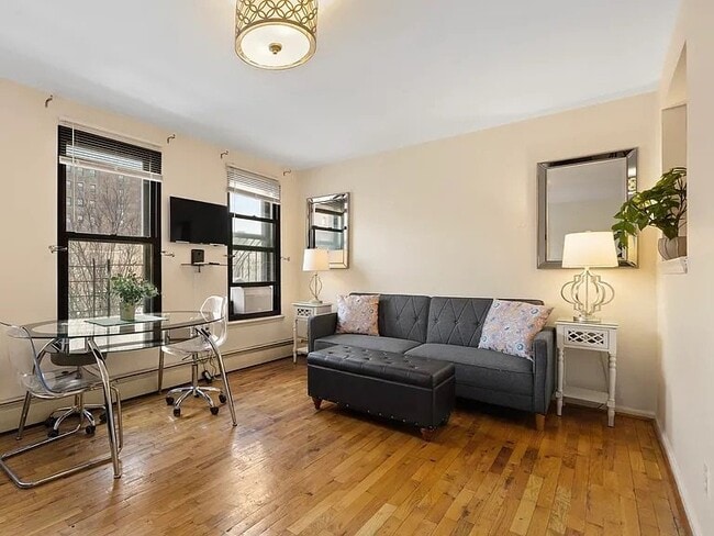 Building Photo - 190 W 134th St