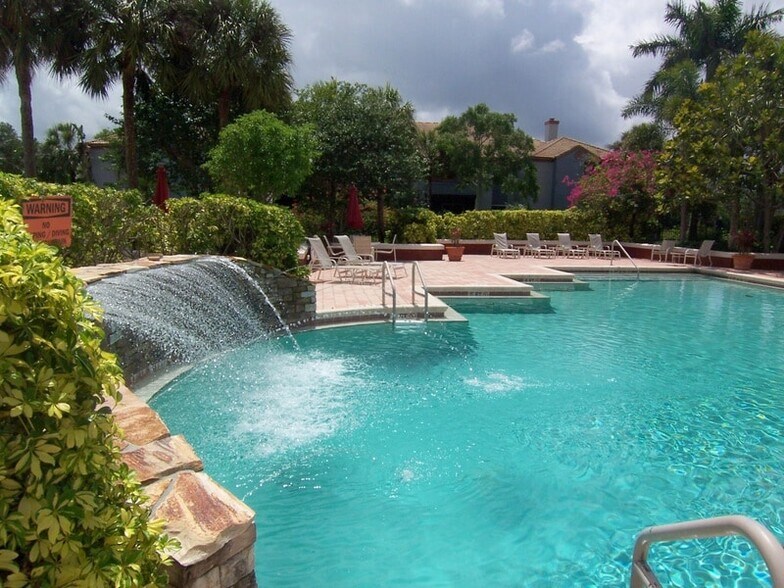 Building Photo - 1 Bed/1 Bath - Unit 2104