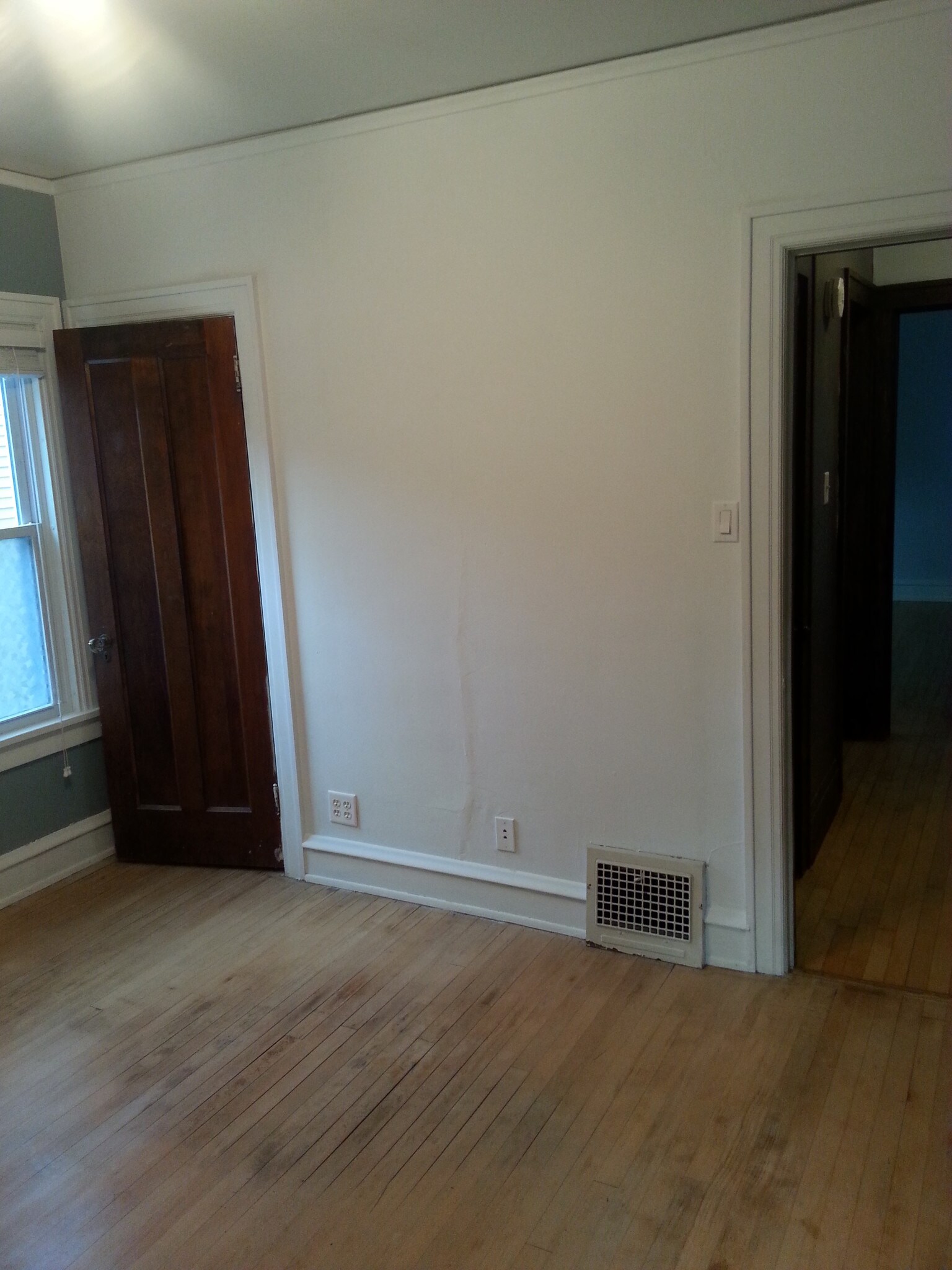 Building Photo - 1361-1363 N Hawley Rd