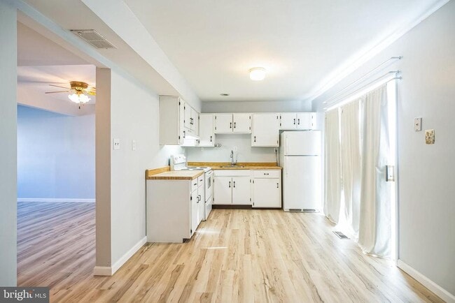 Building Photo - 29 Maureen Ct