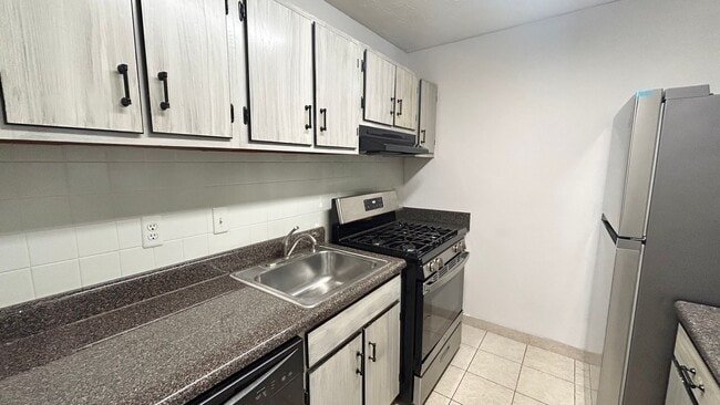 Building Photo - Vinings Run 1 Bedroom Condo, Minutes from The Battery and Truist Park!