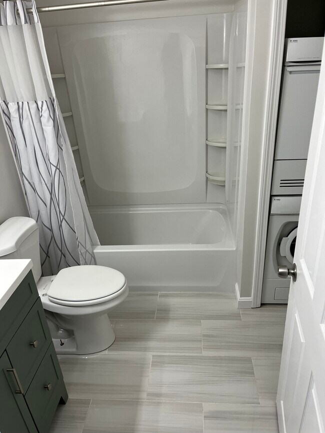 Building Photo - 55 Ridgeway Ave