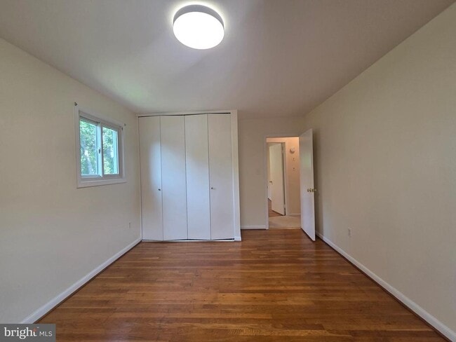 Building Photo - 111 Tamarisk Ct
