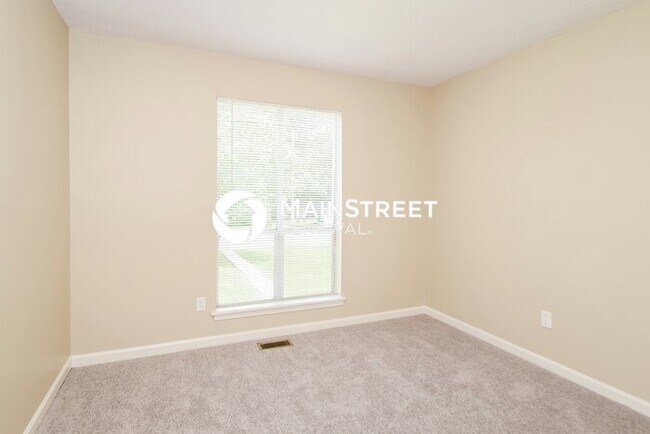 Building Photo - 3 Bedroom Pet-Friendly Home in Pleasant Gr...