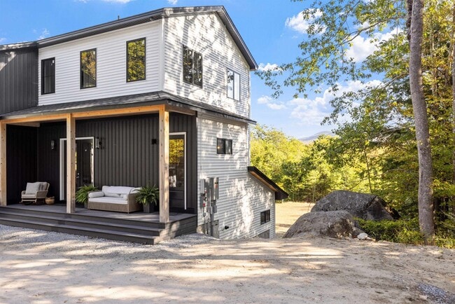 Building Photo - 70 Greystone Ln