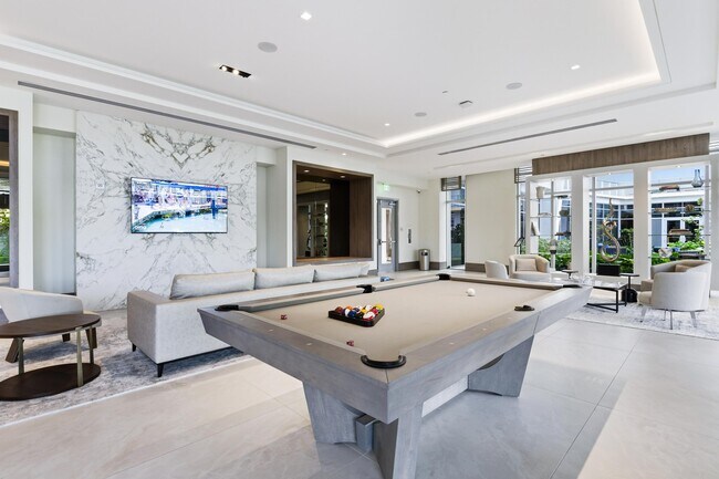 Building Photo - 220 Lake Shore Dr