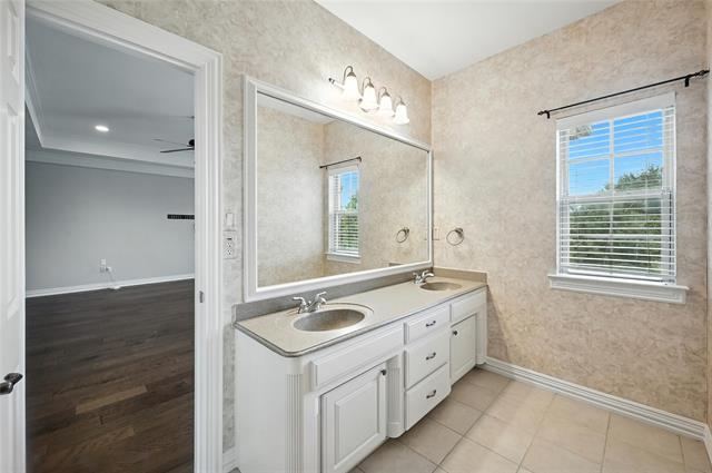 Building Photo - 959 Roxbury Way