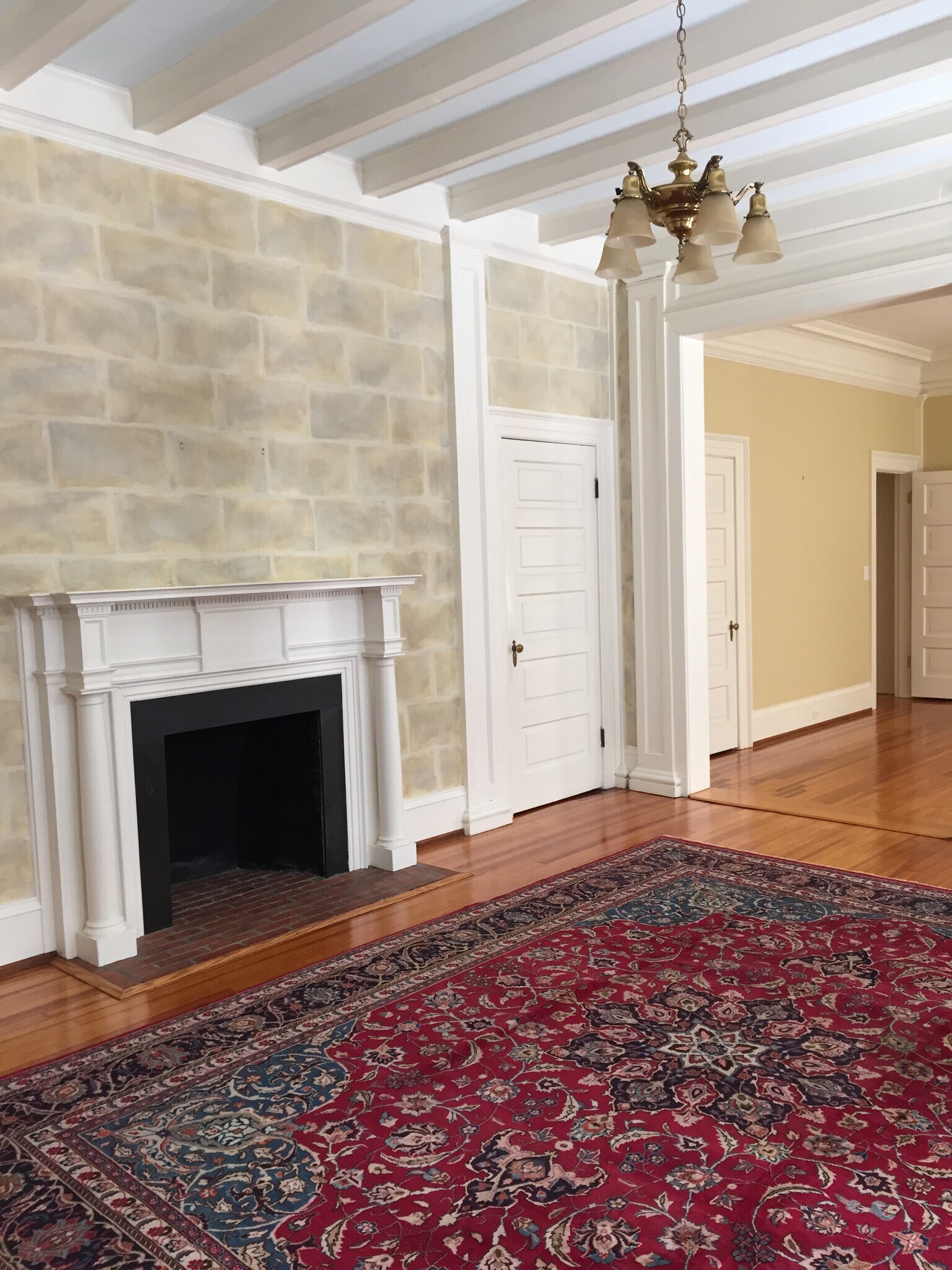 Entrance Hall to Living Room - 1403 N Augusta St