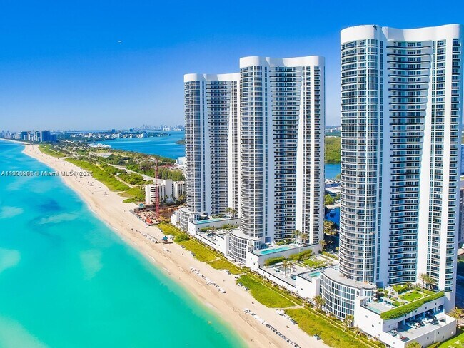 Building Photo - 15901 Collins Ave