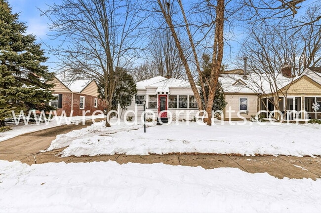 Building Photo - 6115 Indianola Ave