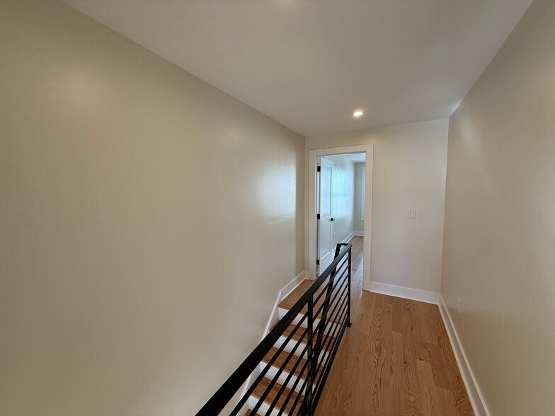 Building Photo - 2513 W Seybert St