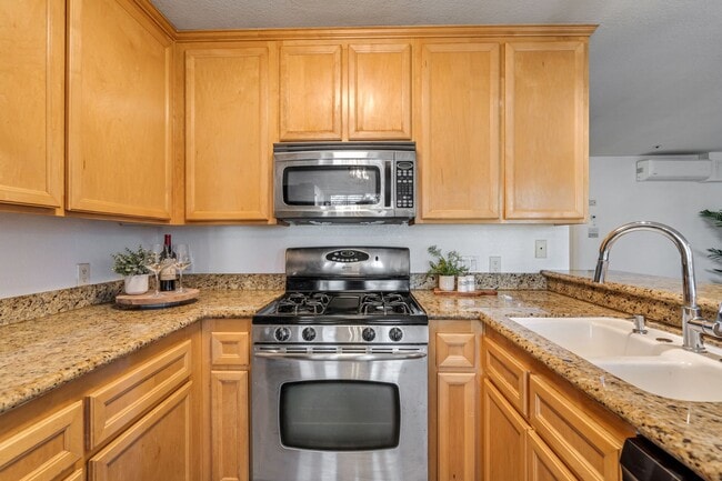 Building Photo - Remodeled 2 bed/2bath in Imperial Beach