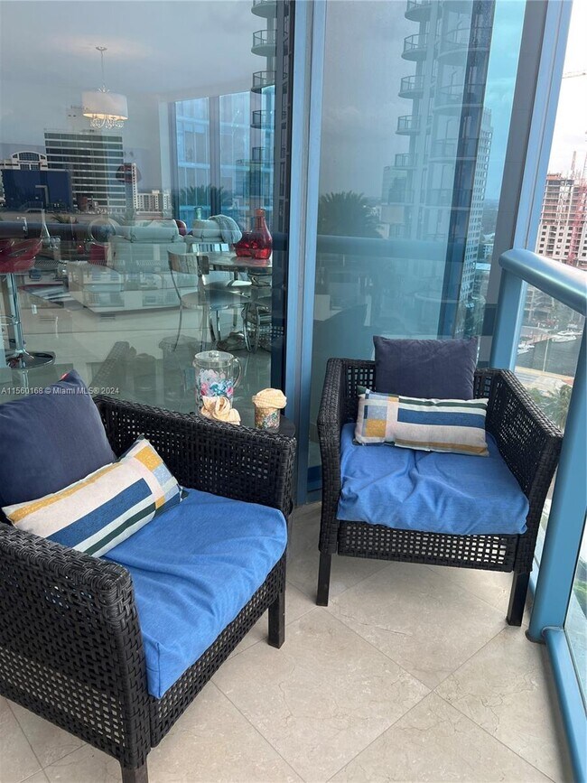 Building Photo - 333 Las Olas Way