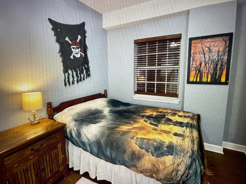 Building Photo - 2002 Greene St