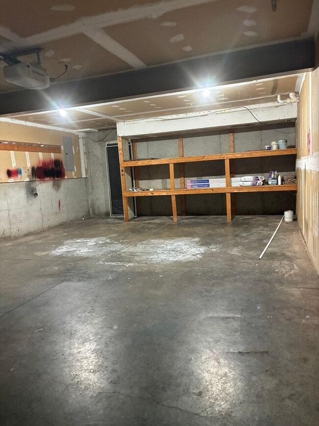 Building Photo - ***NEW Price***