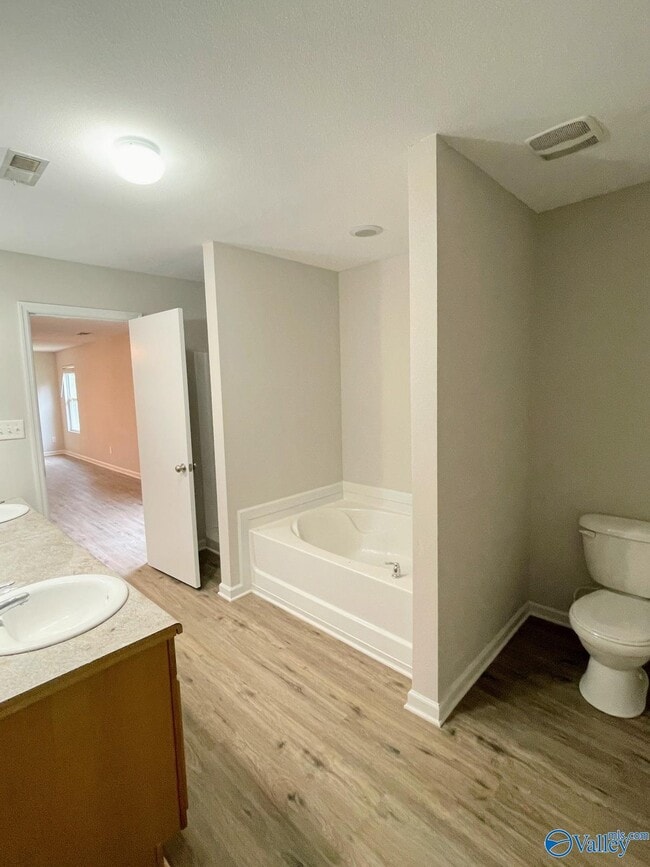 Building Photo - 30003 Westfield Dr