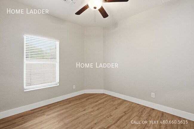 Building Photo - 2576 W Preserve Way