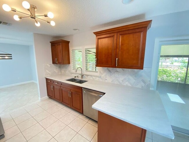 Building Photo - 104 Hatfield Ct