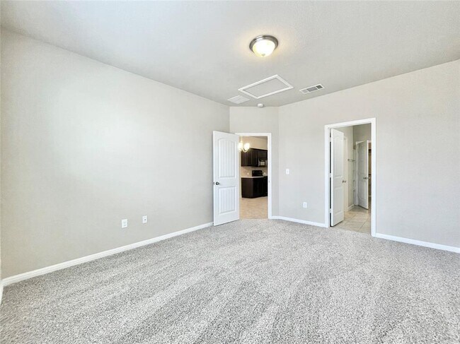 Building Photo - 415 Crater Lake Dr