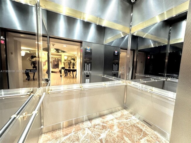 Building Photo - 3600 Mystic Pointe Dr