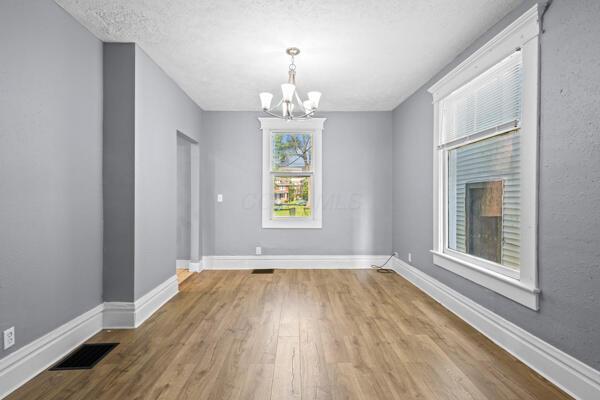 Building Photo - 571 Gilbert St